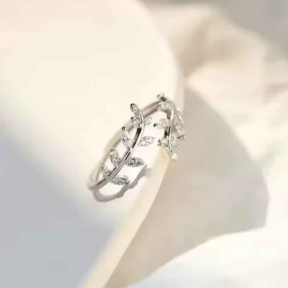 Elegant 925 Sterling Silver Leaf Ring. 🌿 Wedding Ring - Picture 5 of 6